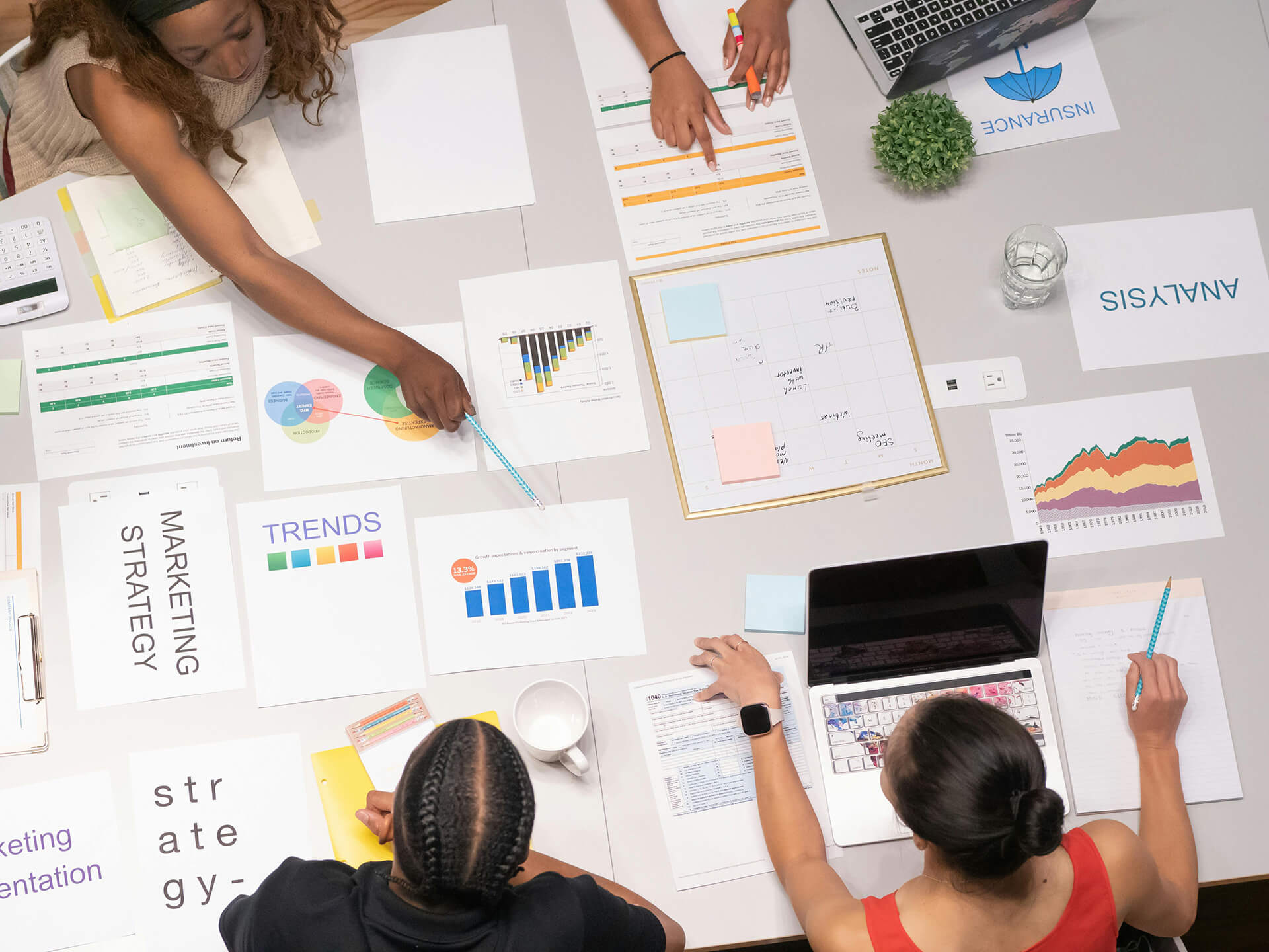CRM-metrics-help-you-measure-your-content-ROI-1 https://boostedlab.com/wp-content/uploads/2025/07/CRM-metrics-help-you-measure-your-content-ROI-1.jpg